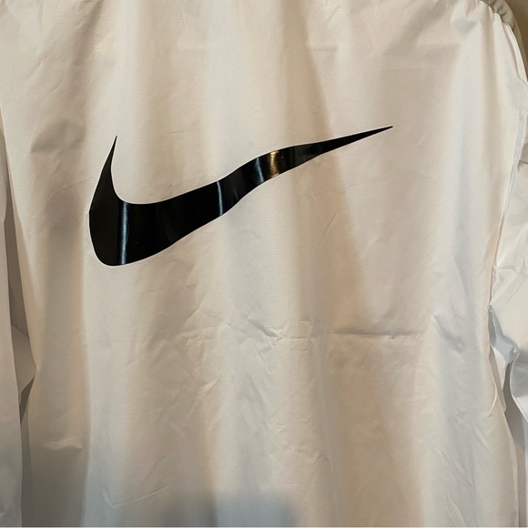 Nike Women Sportswear Repel Running Windbreaker Jacket Size Medium (DV3006-100) - Picture 6 of 10